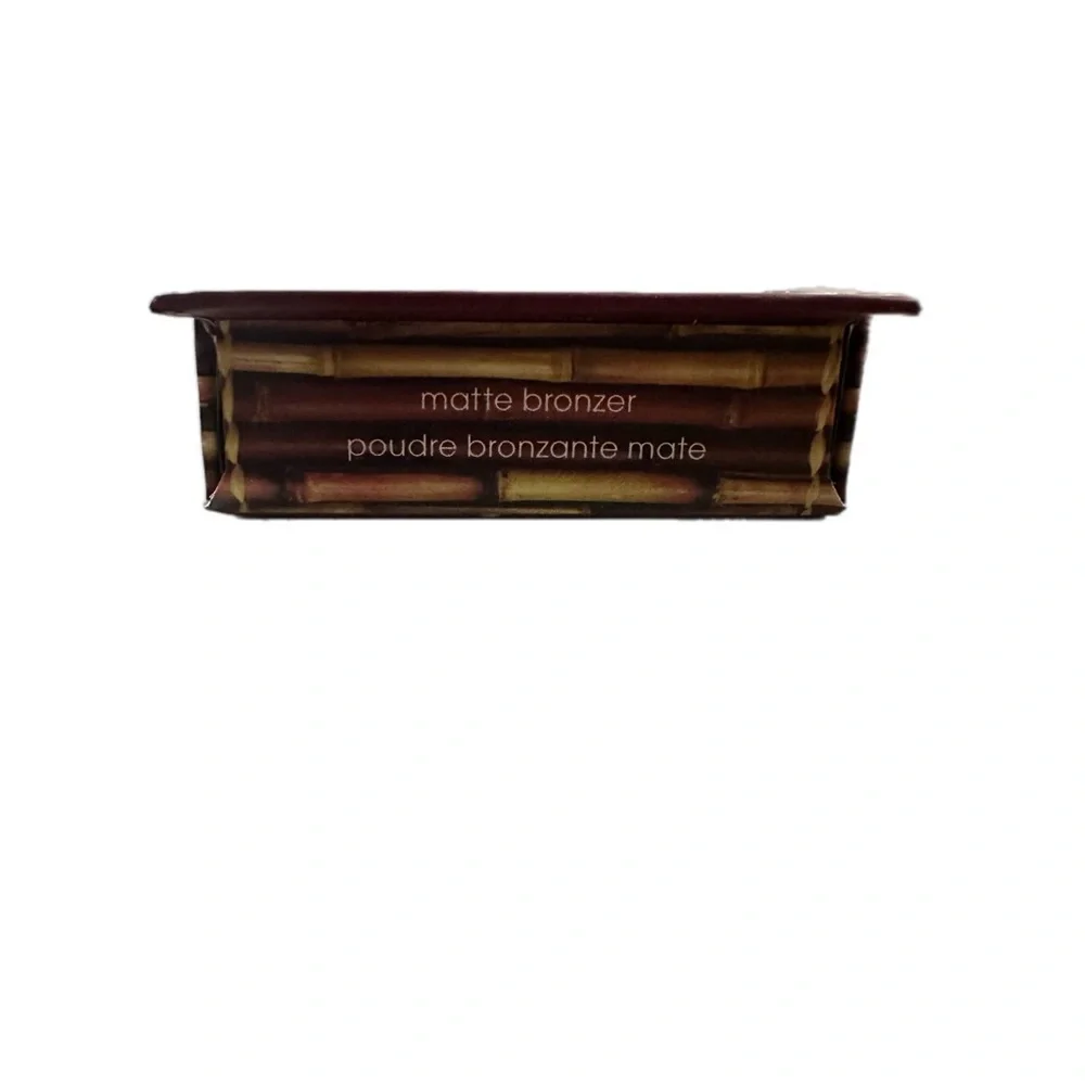 Benefit Hoola Matte Bronzer – Made in France – 8 g / 0.28 oz